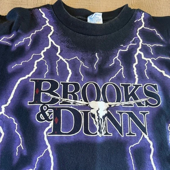 Brooks & Dunn Electric Rodeo Vintage T-Shirt Mens Large Lightning All Over Print